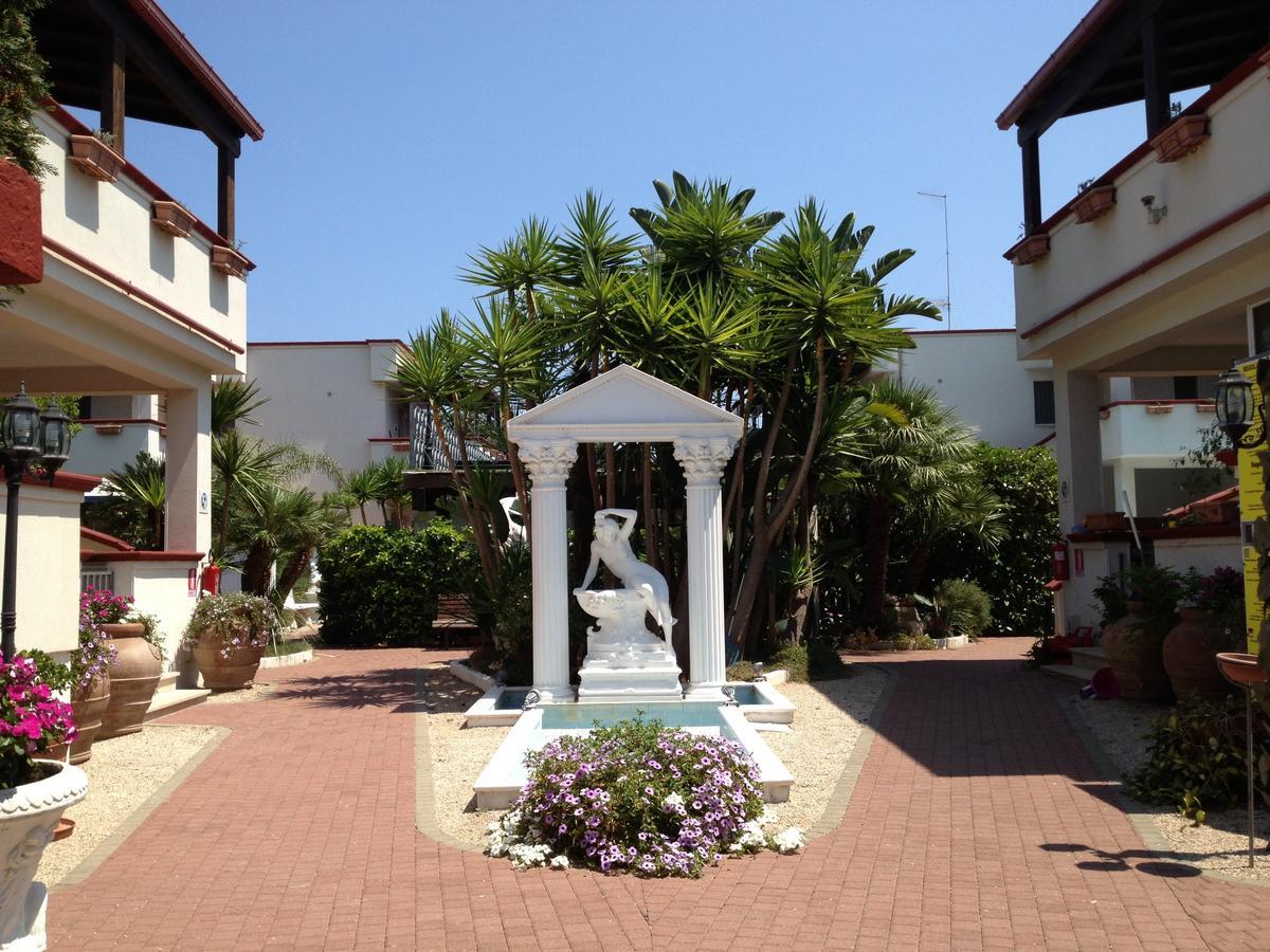 Residence Mezzaluna Каровиньо Екстериор снимка