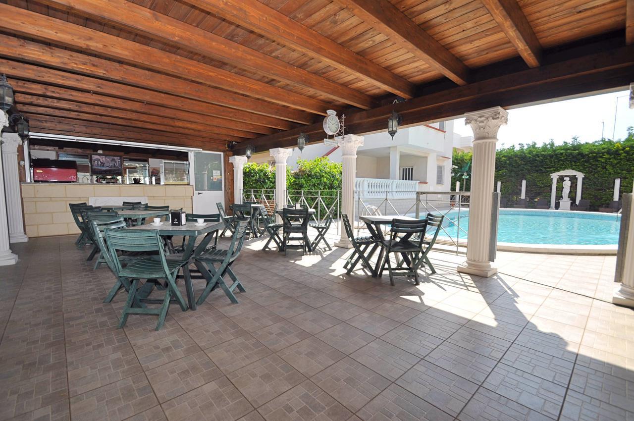 Residence Mezzaluna Каровиньо Екстериор снимка