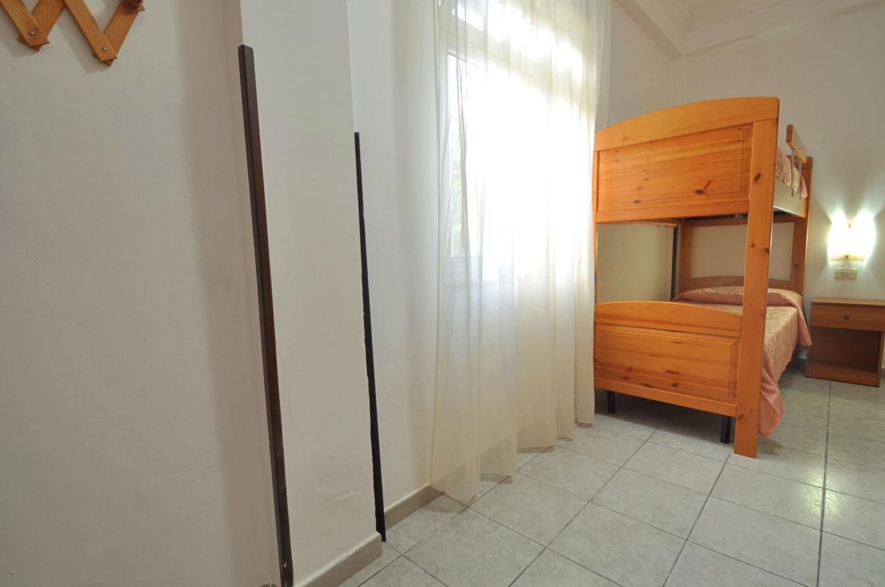 Residence Mezzaluna Каровиньо Екстериор снимка