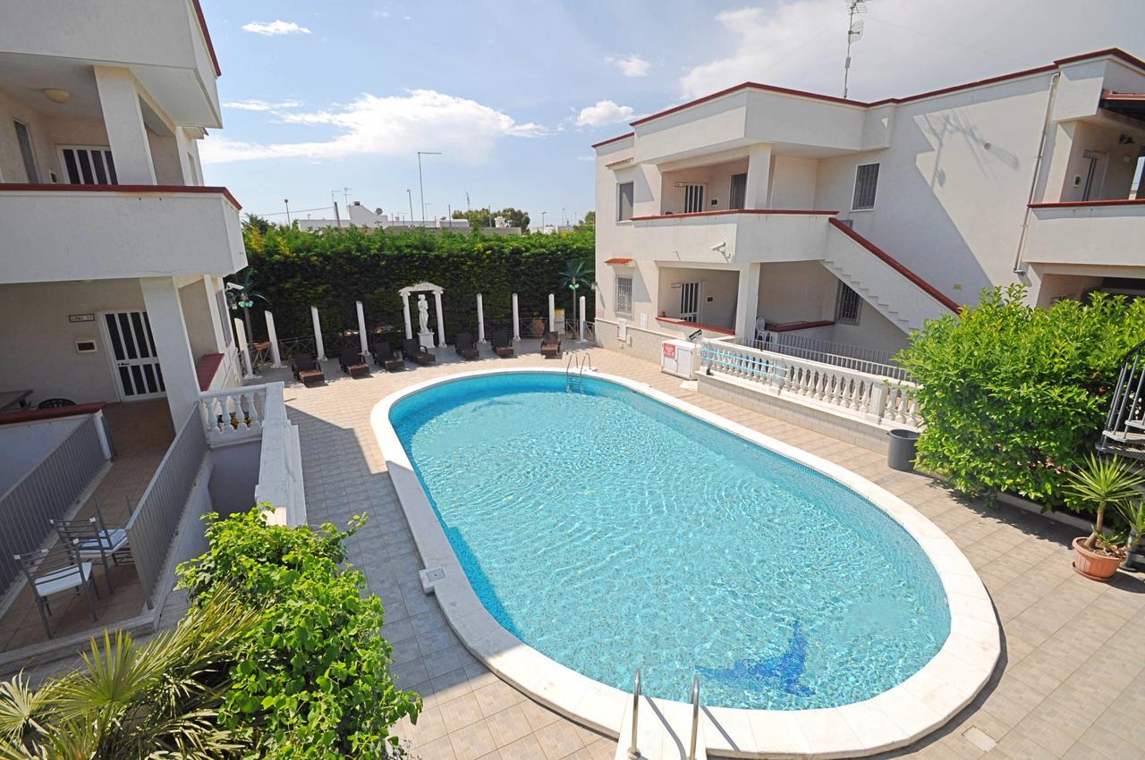 Residence Mezzaluna Каровиньо Екстериор снимка